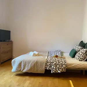 https://apartament.warsawhotelspoland.com