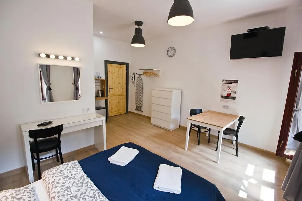 Pokoje Goscinne Sw. Anny Cracovia Aparthotel