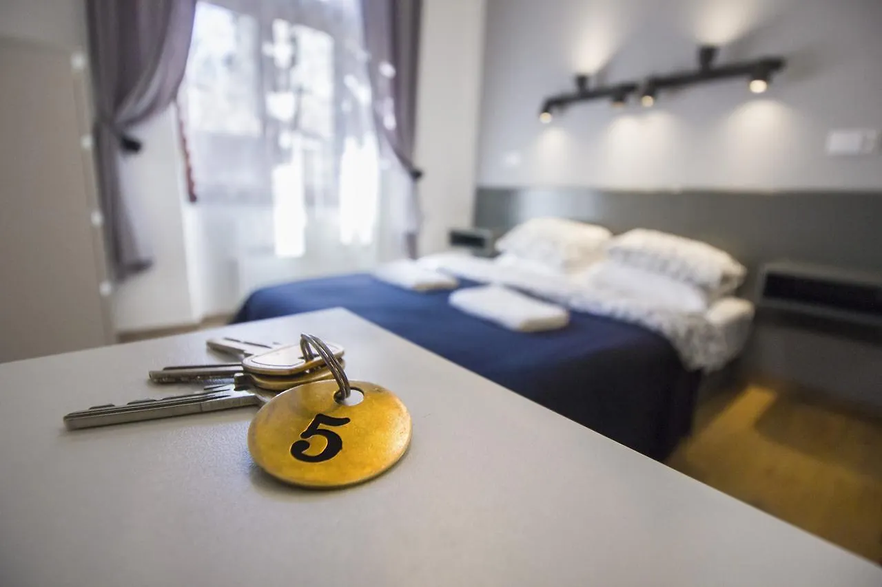 Aparthotel Pokoje Goscinne Sw. Anny Cracovia Polonia